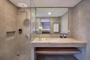 aston palu hotel and conference center