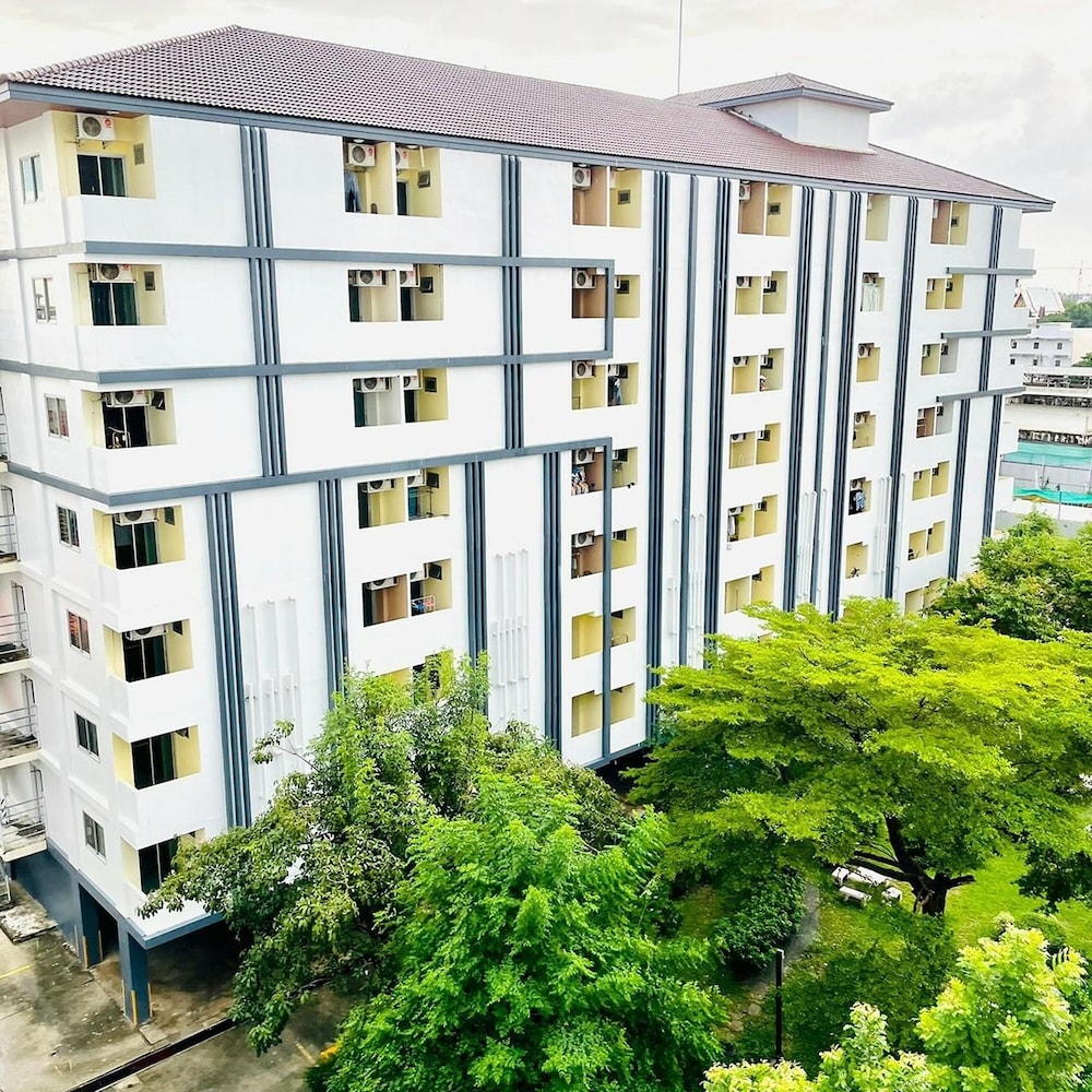khlong luang