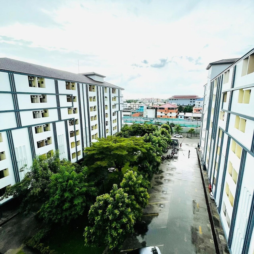 khlong luang