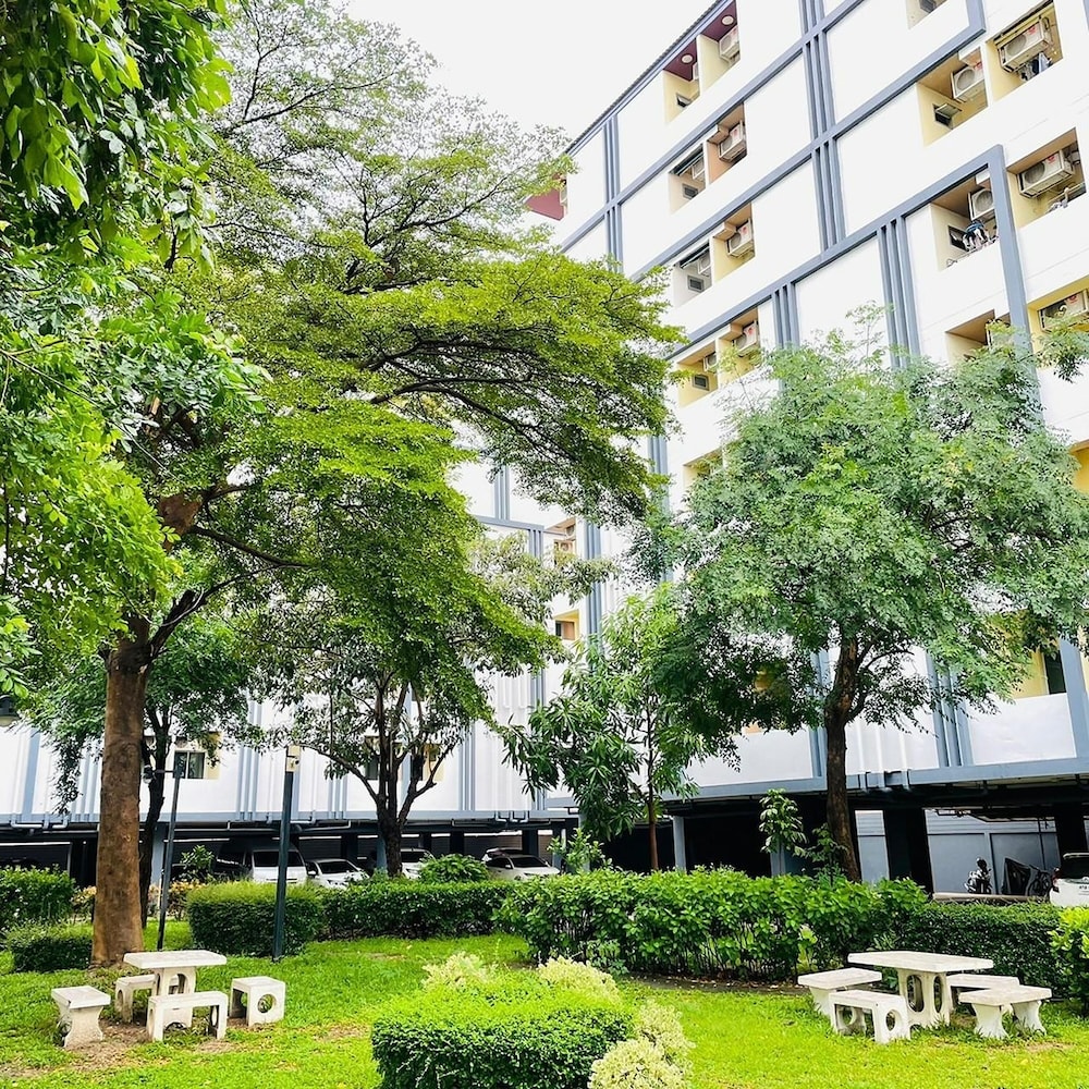 khlong luang