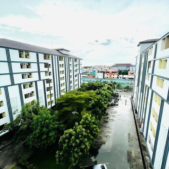 khlong luang
