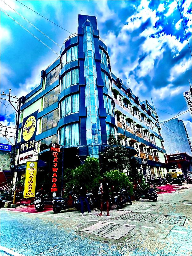 hotel rajwada inn and club