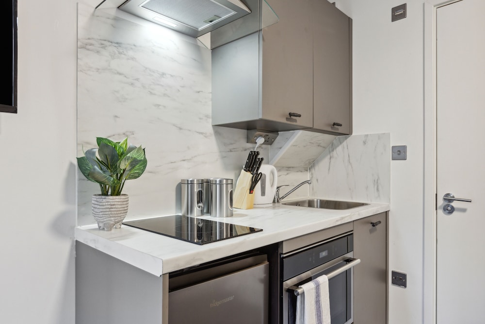 sutherland apartments