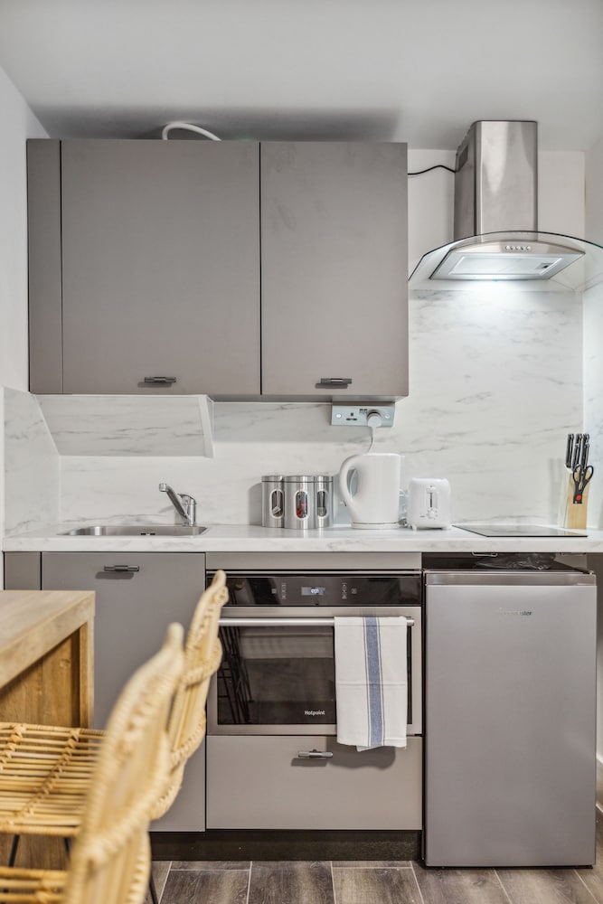 sutherland apartments