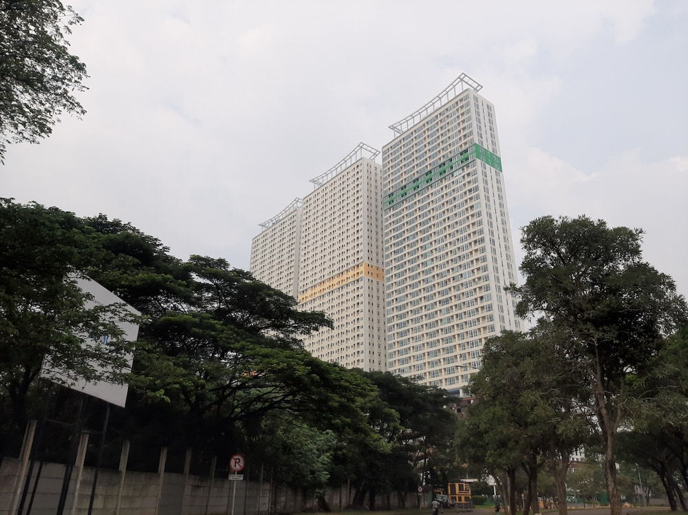 strategic and best deal studio at apartment b residence