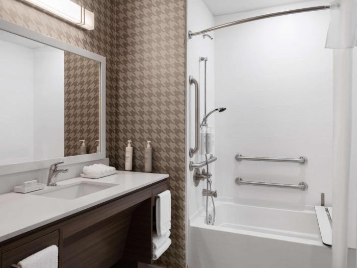 home2 suites by hilton brownsburg