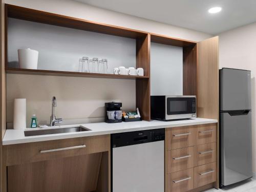 home2 suites by hilton brownsburg