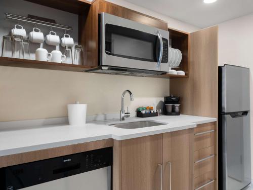 home2 suites by hilton brownsburg