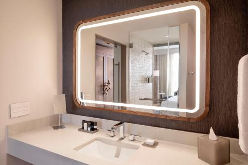 Caesars Republic Scottsdale,United States Of America>>Scottsdale,3 star