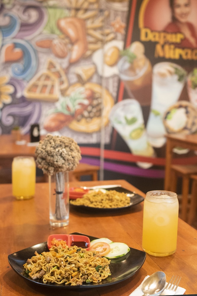 miraa guest house and resto