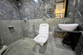 hotel om balaji