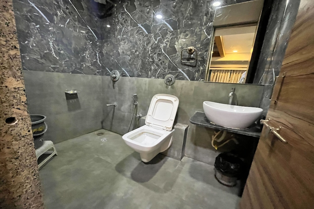 hotel om balaji