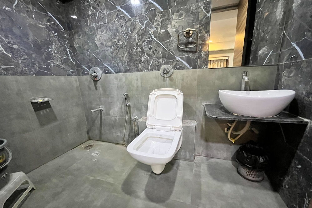hotel om balaji