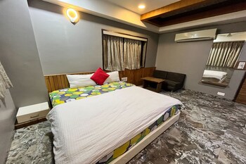 hotel om balaji