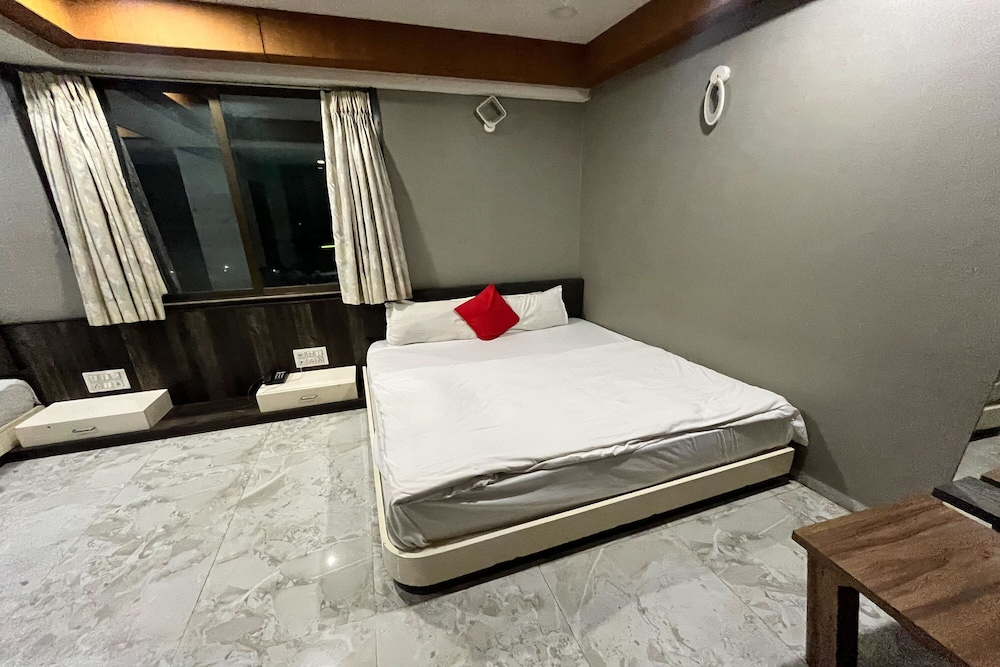 hotel om balaji
