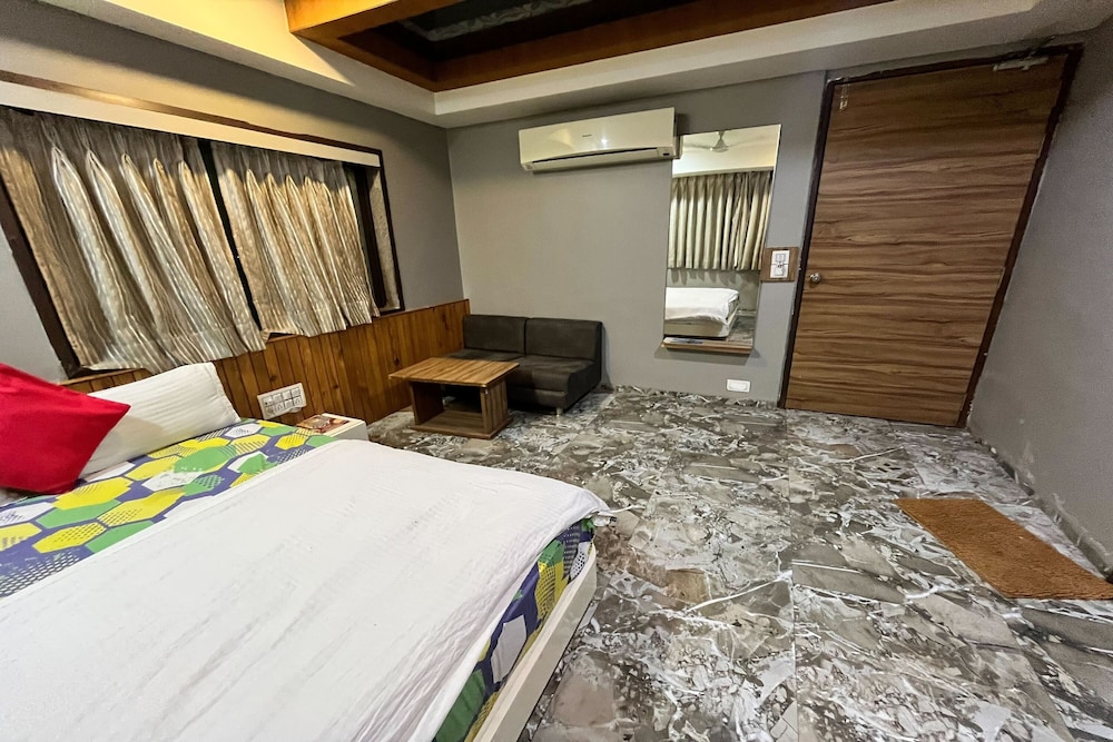 hotel om balaji
