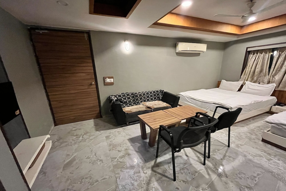 hotel om balaji