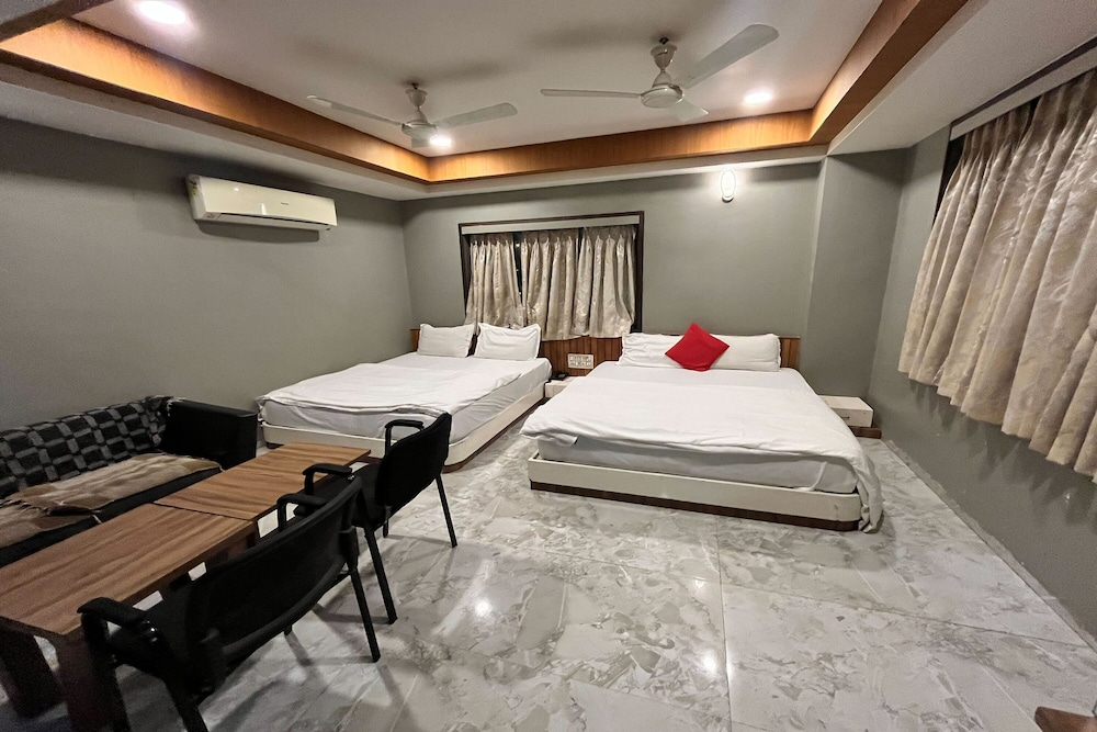 hotel om balaji
