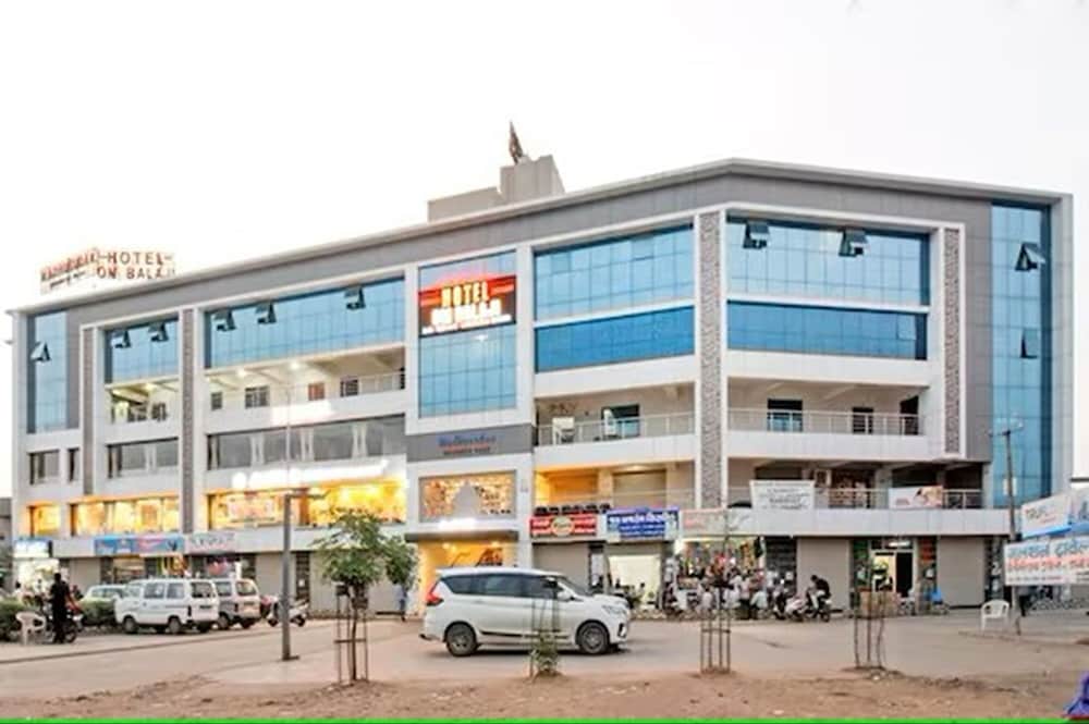 hotel om balaji