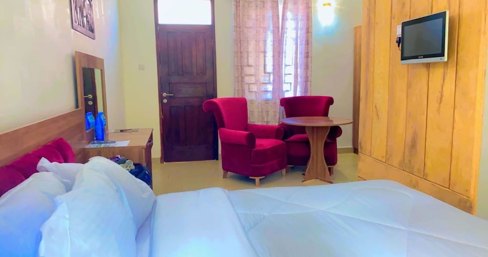 mkomazi hotels and campsite