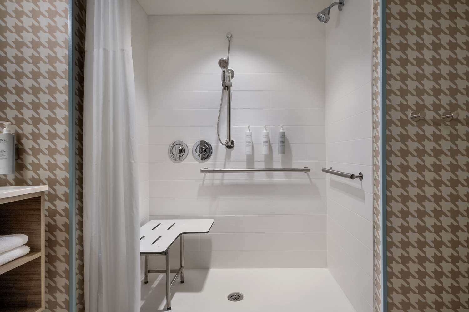 home2 suites by hilton austin east side 5th street