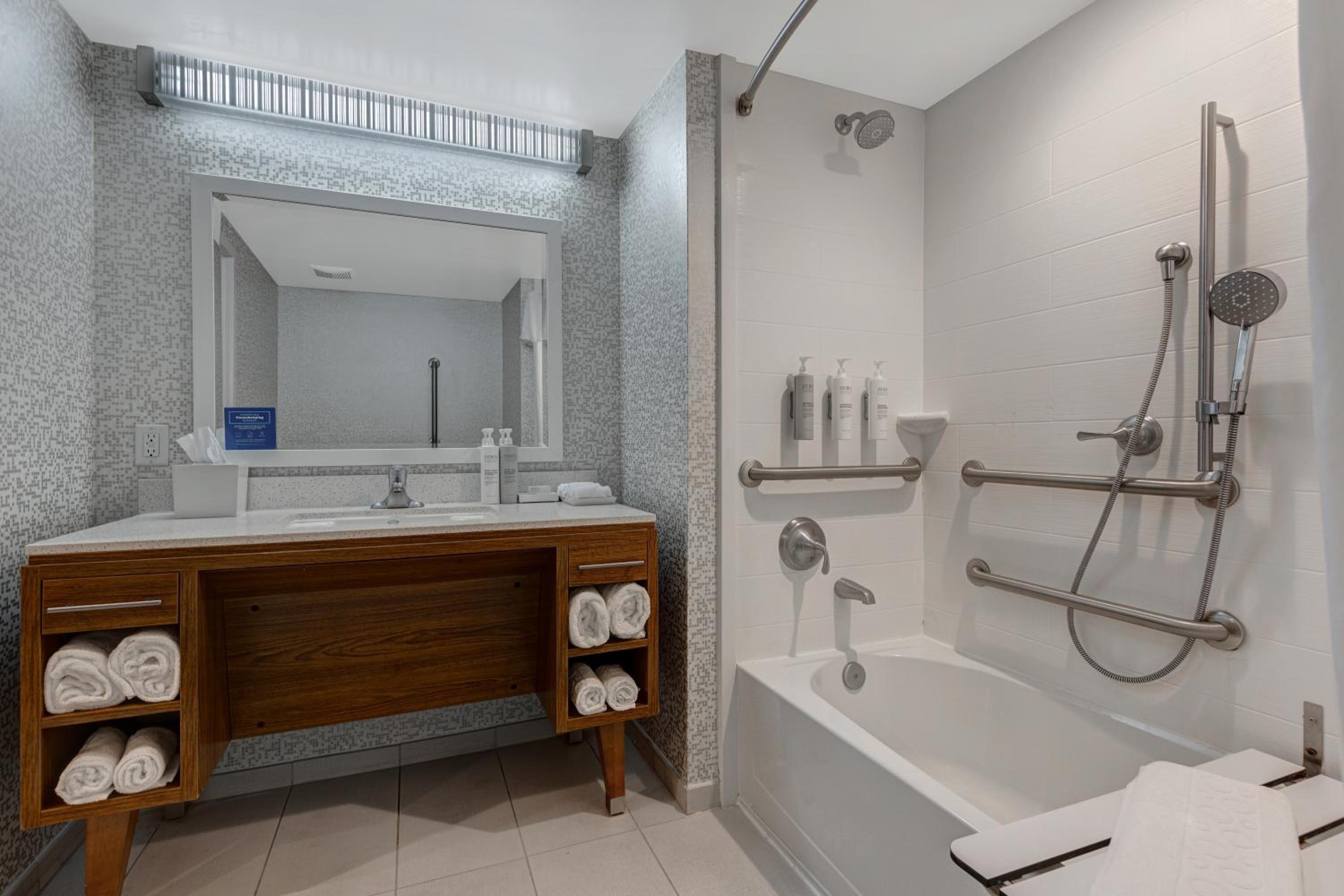 home2 suites by hilton austin east side 5th street