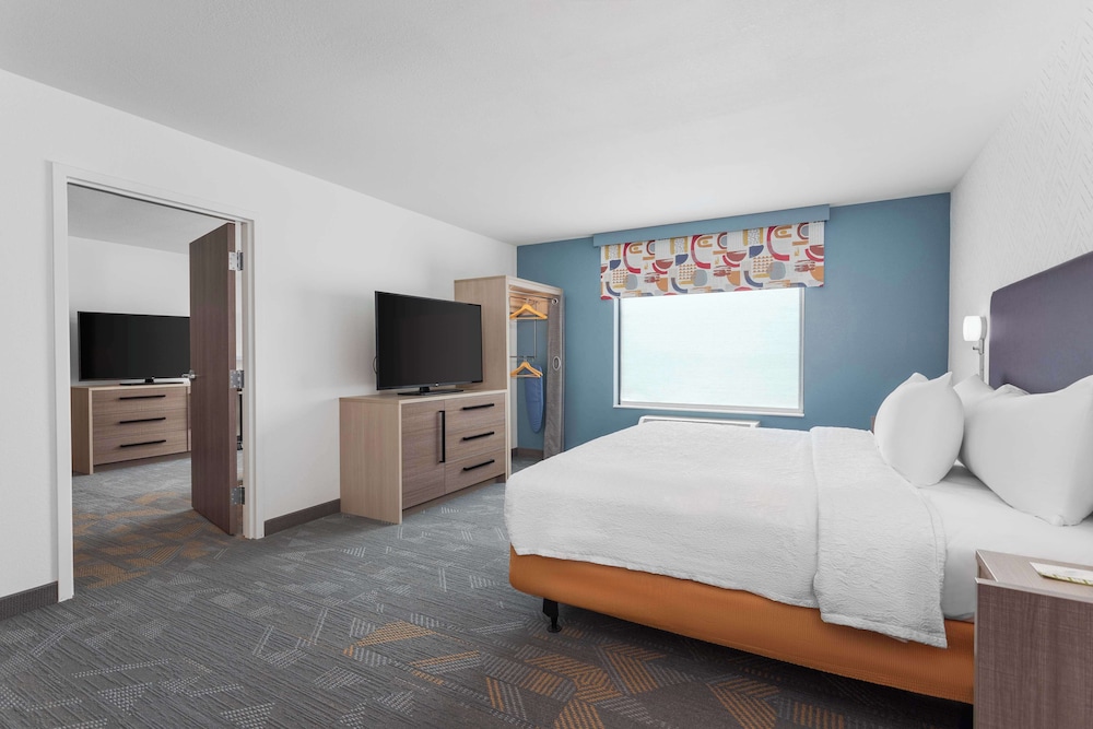 home2 suites by hilton indianapolis north at intech park