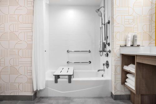 home2 suites by hilton indianapolis north at intech park