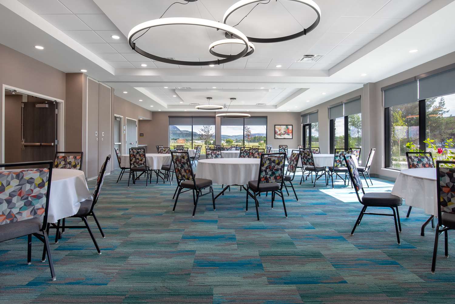 home2 suites by hilton thunder bay