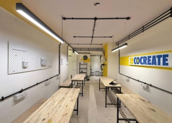 Locomo Express,India>>Mumbai,1 star