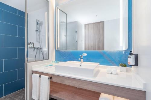 holiday inn express guangzhou panyu dashi an ihg hotel