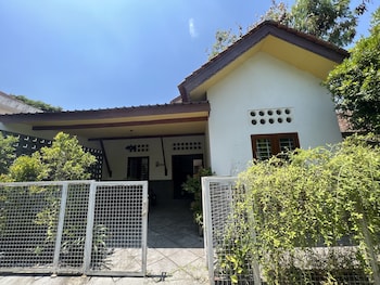homestay jogja rumah obit by simply homy