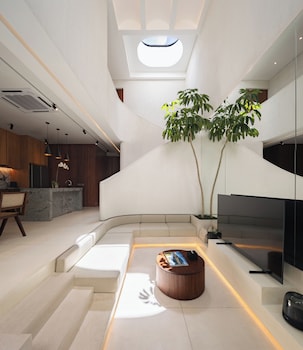 vox villas