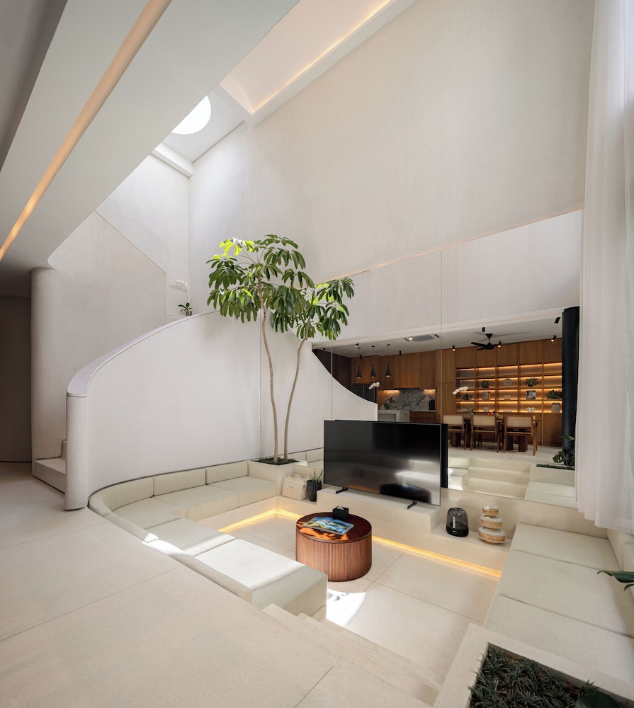 vox villas