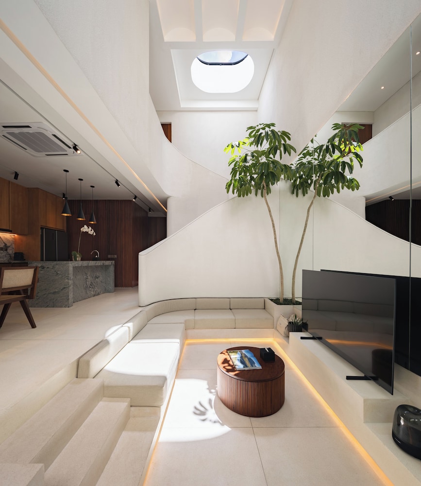 vox villas