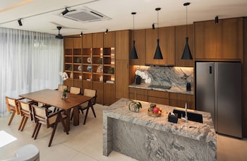 vox villas