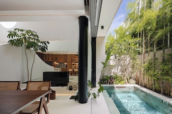 vox villas