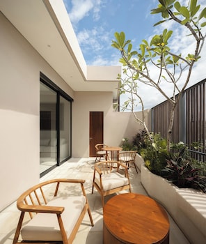 vox villas