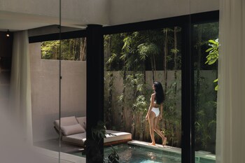 vox villas