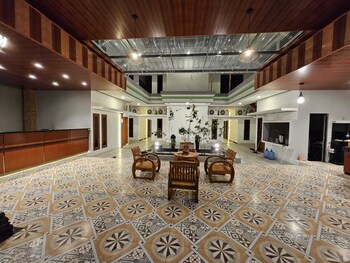 Omah Joglo Bugis,Indonesia>>Asrikaton,3 star