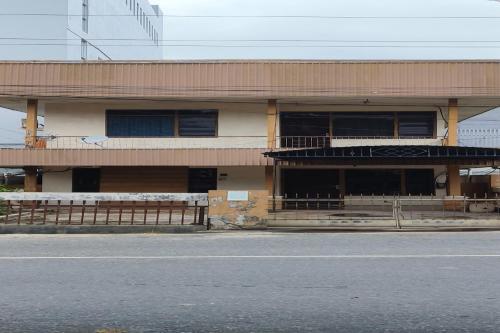 oyo 93523 penginapan laras paminggir
