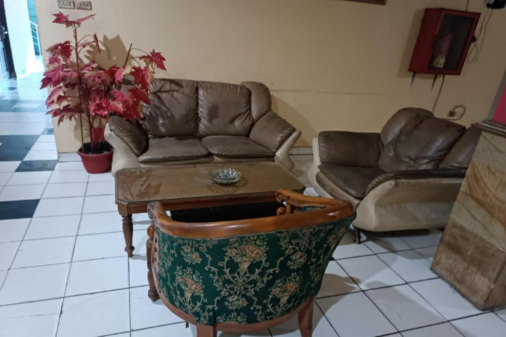 oyo 93523 penginapan laras paminggir