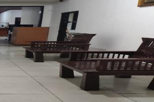 oyo 93523 penginapan laras paminggir