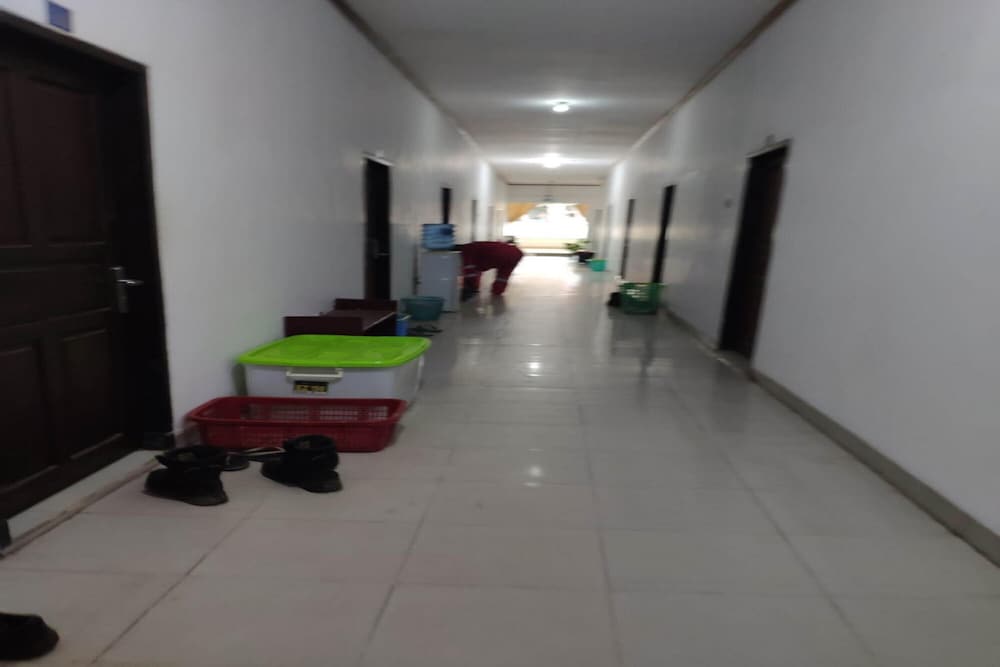 oyo 93523 penginapan laras paminggir