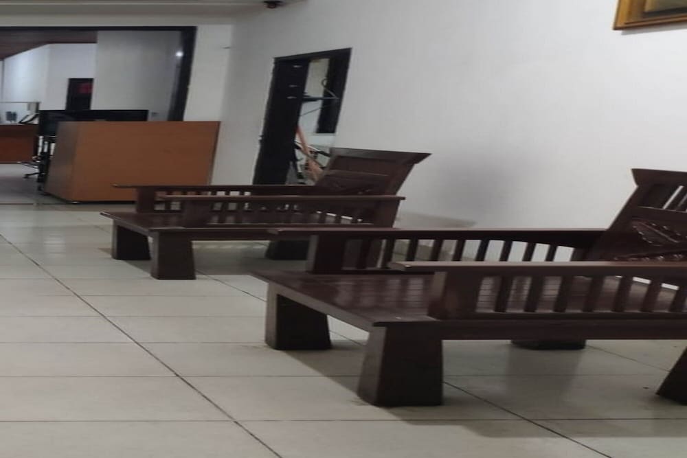 oyo 93523 penginapan laras paminggir