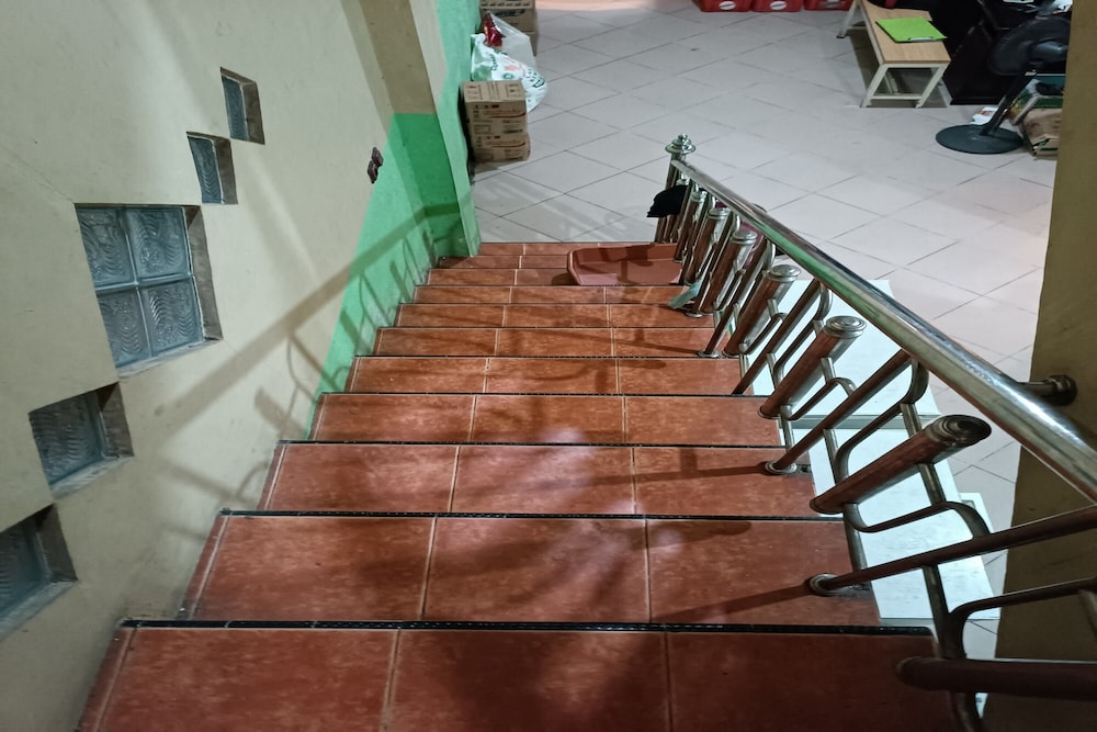 oyo 93523 penginapan laras paminggir