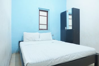 oyo 93523 penginapan laras paminggir