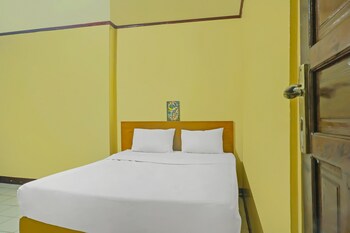 oyo 93523 penginapan laras paminggir