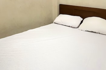 oyo 93523 penginapan laras paminggir