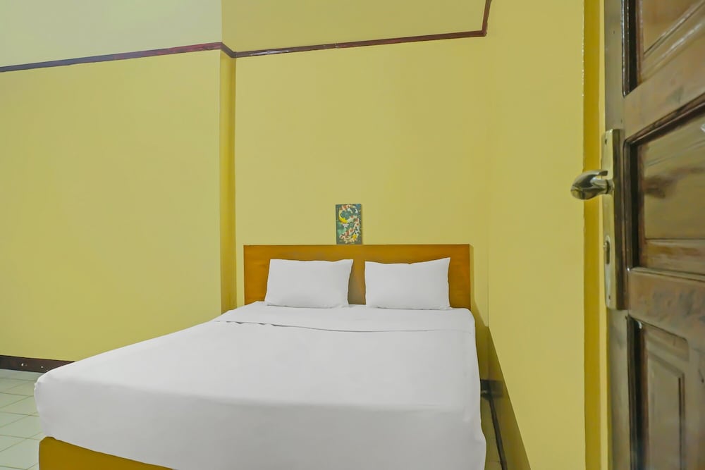 oyo 93523 penginapan laras paminggir